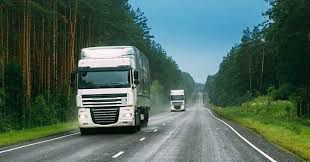 Puxadas pelo agro, vendas de caminhões crescem 50%